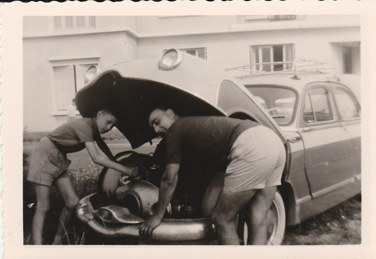 Panhard dyna Z capot ouvert berck 1963
